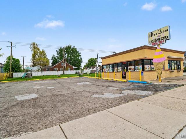 Commercial for sale in Eastpointe, Michigan