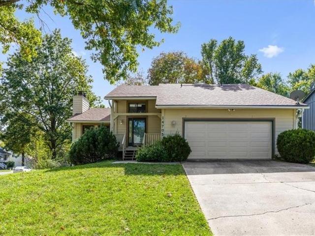 House for sale in Arbor Lake, Lenexa