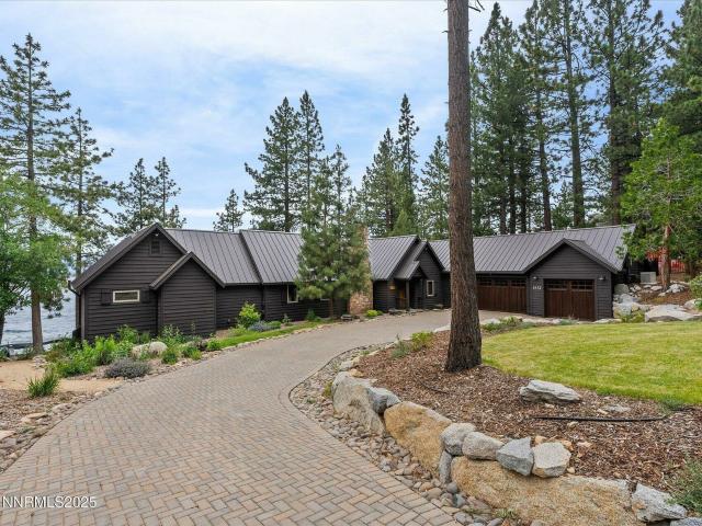 House for sale in Glenbrook