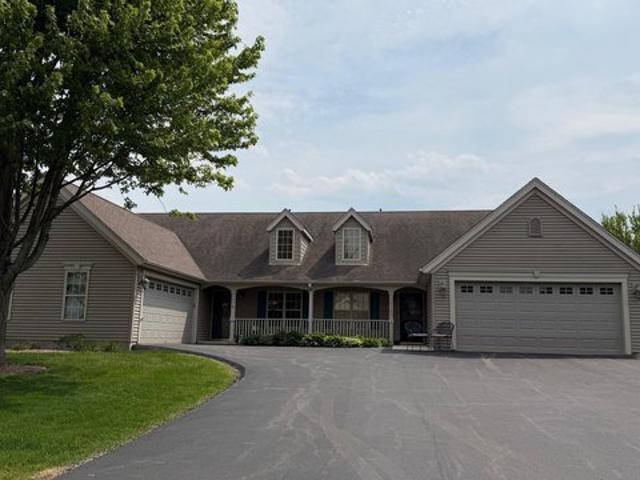 Condo for sale in Union Grove, Wisconsin