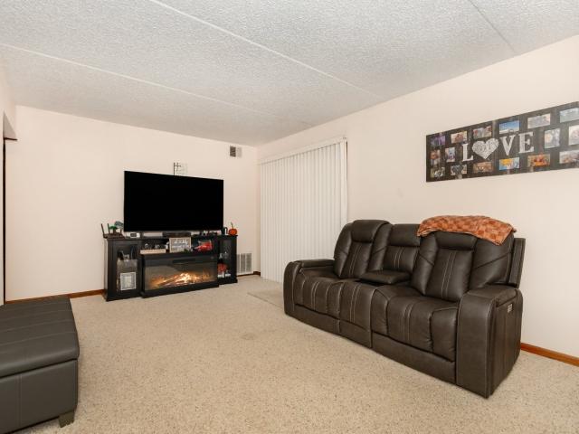 Condo for sale in Crest Hill, Illinois