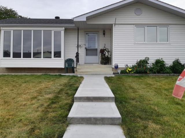 House for sale in Wedgewood, Alberta