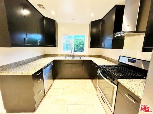Property for rent in Sherman Oaks Neighborhood Council District, Canoga Park