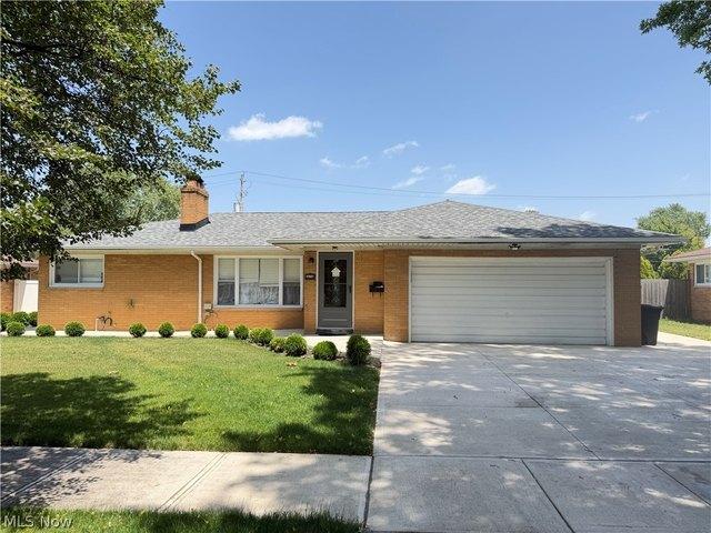 House for sale in Middleburg, Ohio