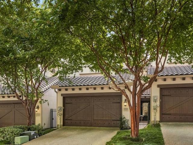 Townhouse for sale in Addison, Texas