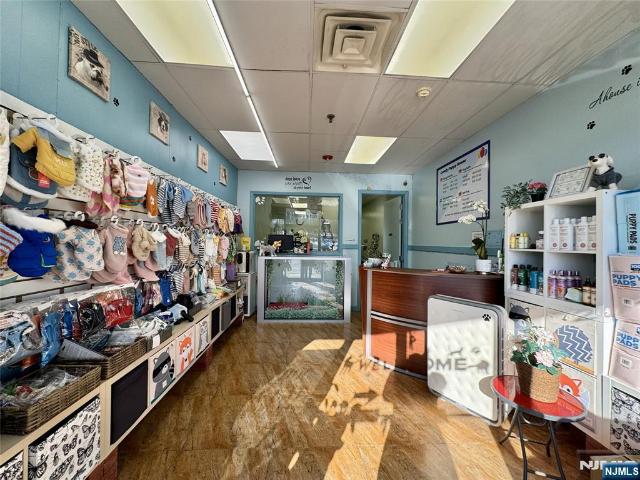 Commercial for sale in Fort Lee, New Jersey