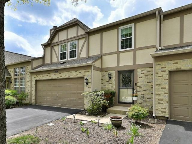 Townhouse for sale in Hoffman Estates, Illinois