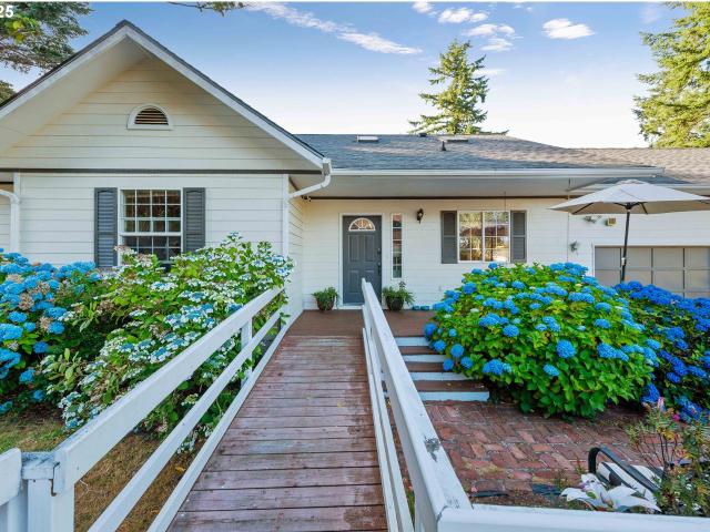 House for sale in Coquille
