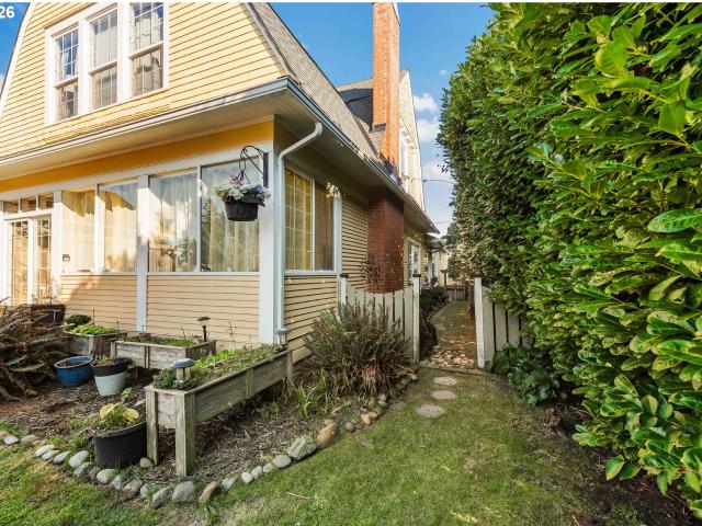 House for sale in North Bend, Coos County