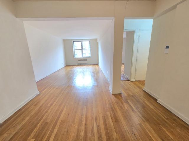 Property for sale in The Bronx, Arverne