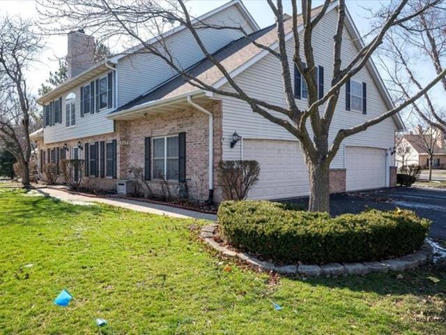 Townhouse for sale in Streamwood, Illinois