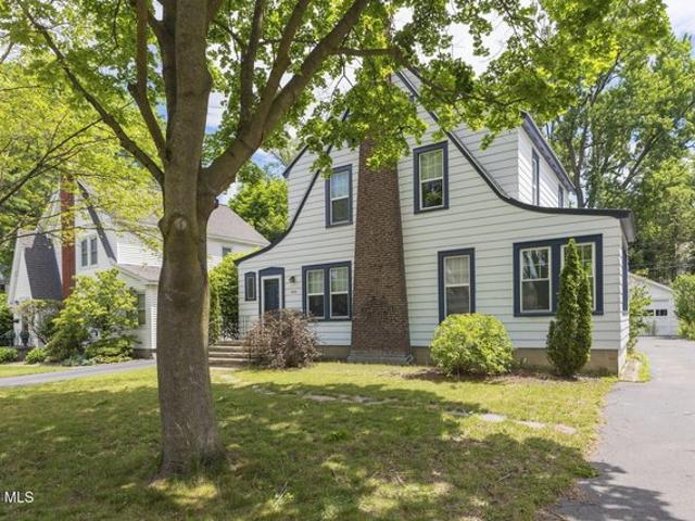 House for sale in Niskayuna, New York