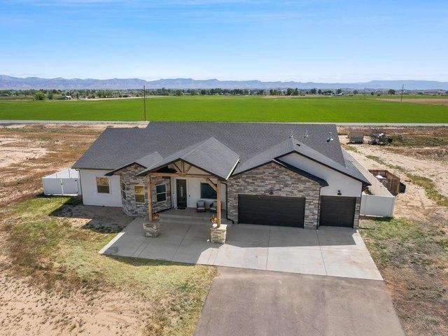 House for sale in Loma, Colorado