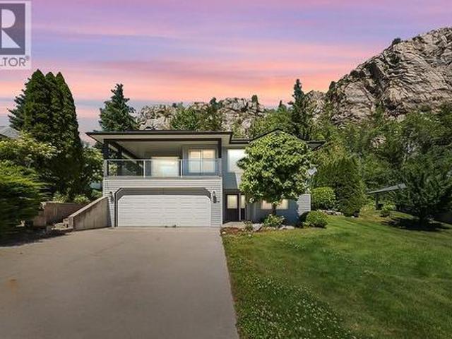 House for sale in Castlegar, British Columbia
