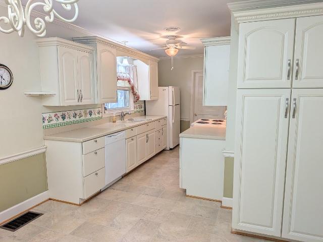 House for sale in Meadowthorpe, Lexington