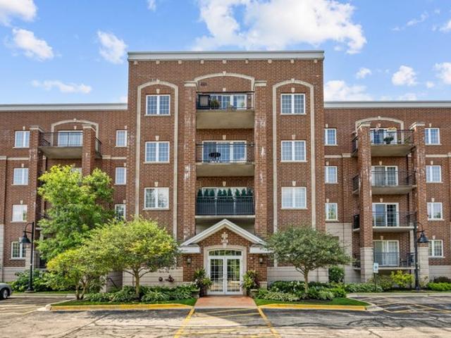 Condo for sale in Libertyville, Illinois