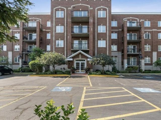 Condo for sale in Libertyville, Illinois