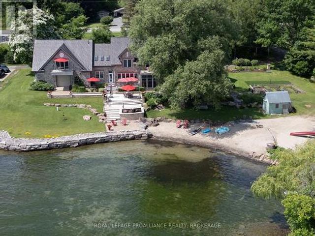 House for sale in Ontario