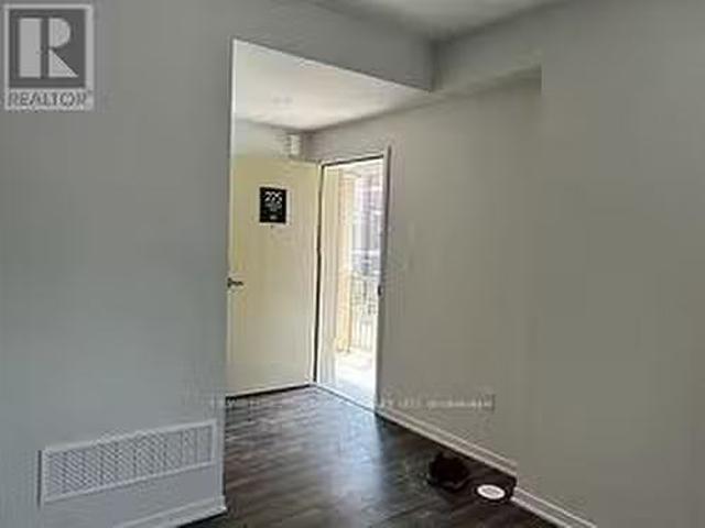 Condo for rent in Etobicoke—Lakeshore, Toronto