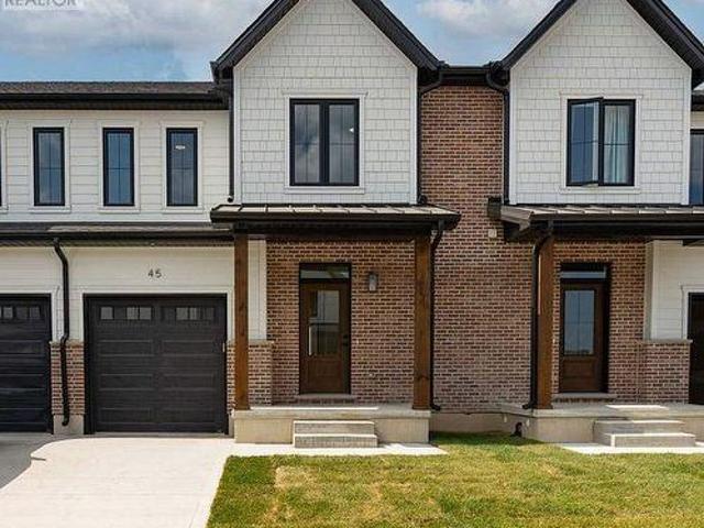 House for sale in Lucan-biddulph, Ontario