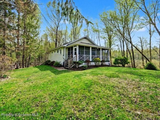 House for sale in Newfoundland, Pennsylvania