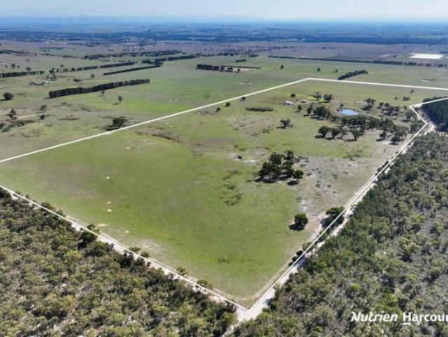 Cottage for sale in Rosedale, Victoria