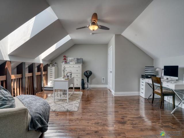 Apartment for rent in Candiac, Montérégie