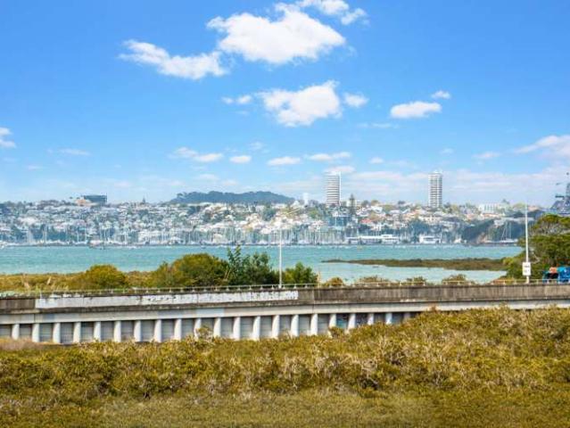Apartment for sale in Takapuna, Devonport-Takapuna