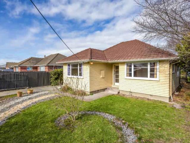 House for rent in Chaslands, Canterbury