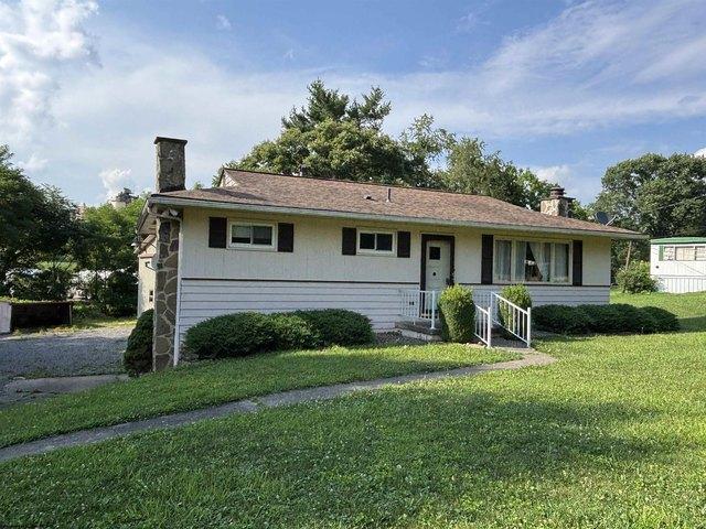 House for sale in Bridgeport, West Virginia
