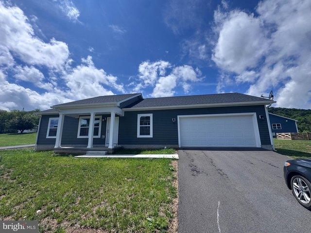 House for sale in Berkeley Springs, West Virginia