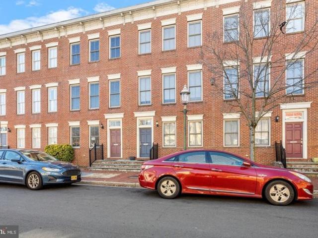 Townhouse for sale in Trenton, New Jersey