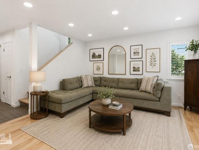 Townhouse for sale in Emeryville, California