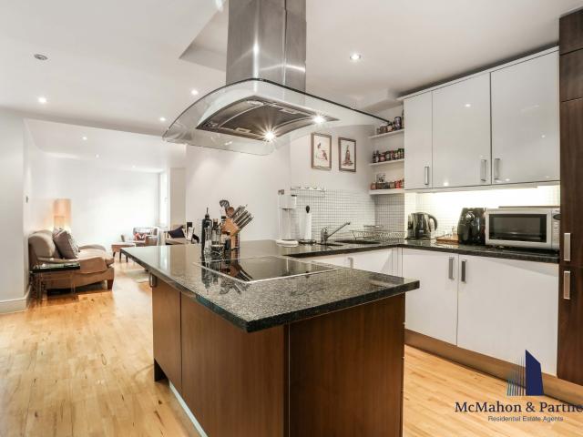 Apartment for rent in Earl's Court, Greater London