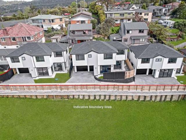 House for sale in Oratia