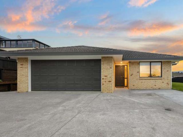 House for sale in Henderson, Henderson-Massey