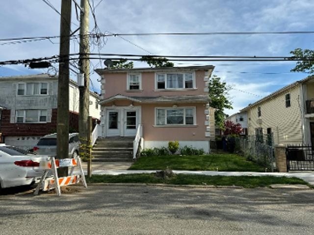 House for sale in Queens, Arverne