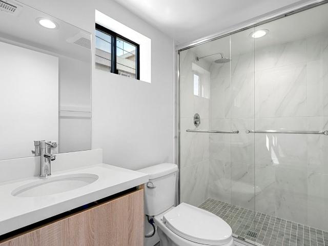 Apartment for rent in Canoga Park, California