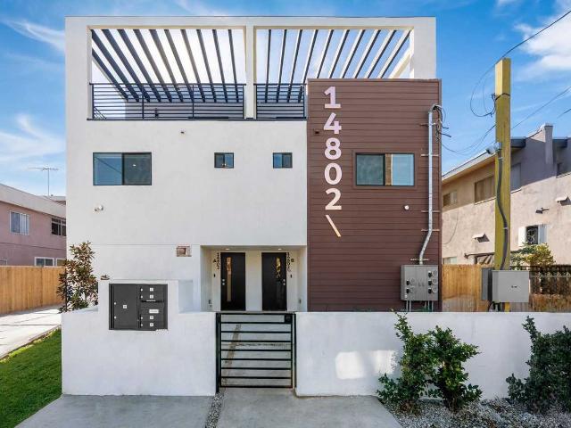 Apartment for rent in Canoga Park, California