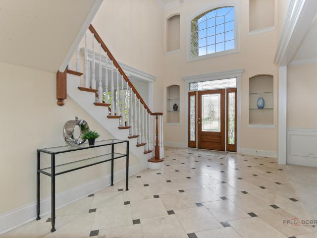 House for sale in Green Oaks, Illinois