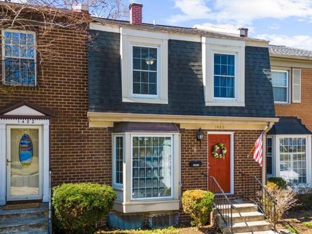 Condo for sale in Crofton, Maryland