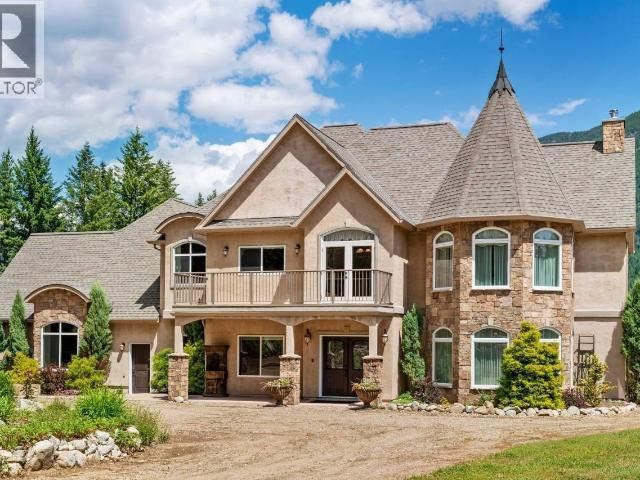 House for sale in Castlegar, British Columbia