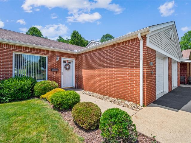 Condo for sale in Latrobe Condo for sale in Latrobe
