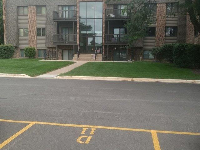 Condo for sale in Wheaton, Illinois