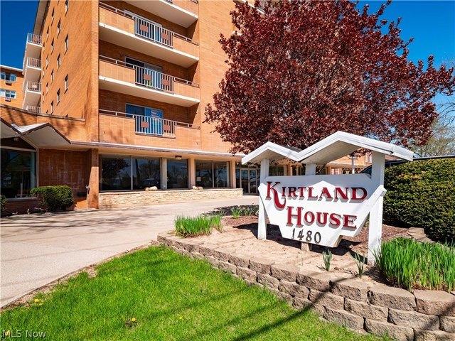 Condo for sale in Lakewood, Ohio