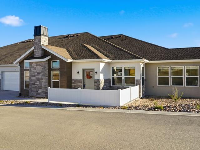 Townhouse for sale in Saratoga Springs, Utah