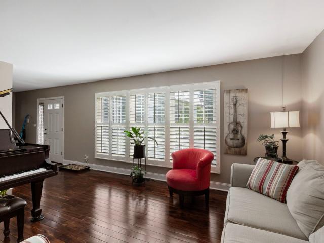 House for sale in Strathmore Grove in Buffalo Grove, Buffalo Grove