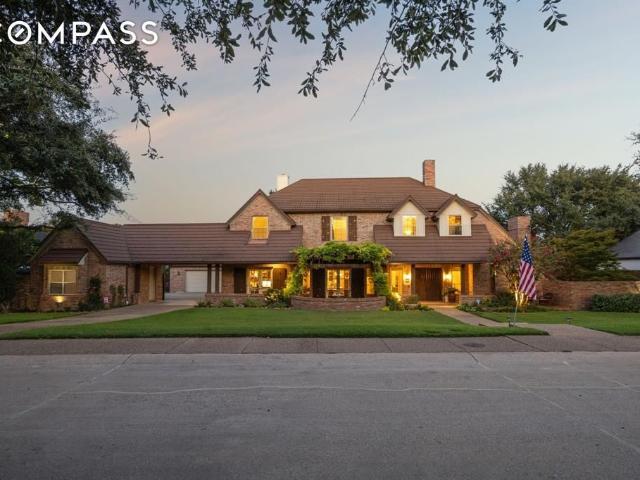 House for sale in Addison, Texas