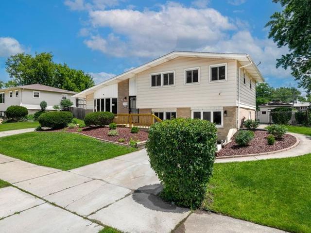 House for sale in Oak Forest, Illinois
