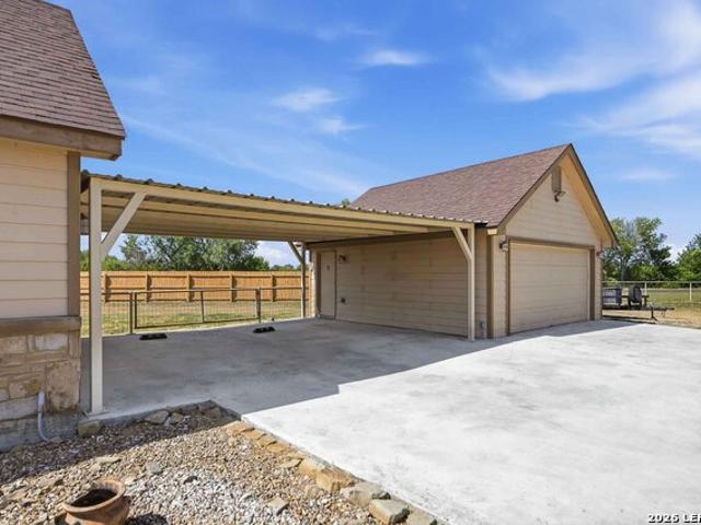 House for sale in Saint Hedwig, Bexar County